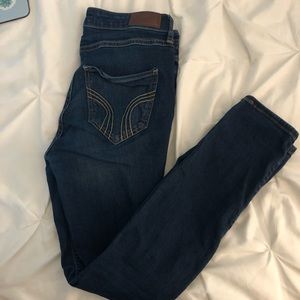 Hollister Dark Wash Skinny jeans